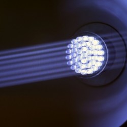 LED-Lampen werden vermutlich die Beleuchtung der Zukunft sein, weil sie maximale Effektivität bieten. Momentan erreichen sie aber noch nicht die Leuchtkraft von Energiesparlampen. Foto: pixelio