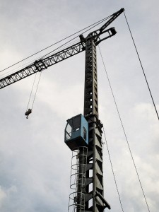 Straffer Zeitplan: An den Ruhrgebiets-Unis wird fleißig gebaut. Bleibt zu hoffen, dass bis 2013 alle benötigten Gebäude fertig sind. Foto: pixelio.de / AngelaL
