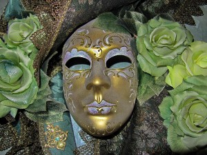 Auch weltweit wird Karneval gefeiert: Zum Beispie in Rio de Janeiro, in Rom oder auch in Venedig. Dort gibt es die Tradition, dass sich die "Narren" hinter Masken verstecken. Foto:pixelio.de/Grey59