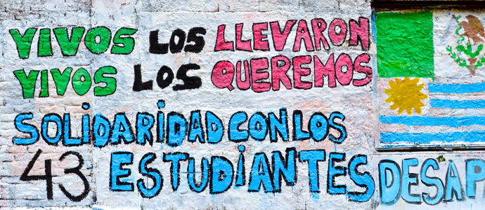 An vielen Stellen in Mexikos Städten finen sich bunte Solidaritätsbekundungen mit den 43 und ihren Familien. Foto: Sortica/wikimedia