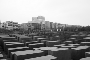 Das Judendenkmal in Berlin. In der Reichsprogromnacht und den Tagen danach starben mehrere Hunderttausend Juden. Foto: fickr / Sean Vos